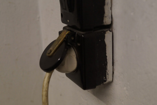stecker-in-der-steckdose_2.jpg